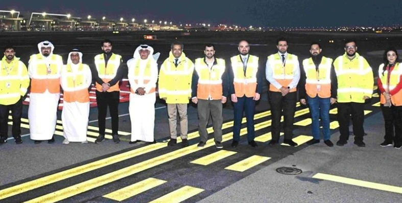 A_group_of_individuals_wearing_high_visibility_vests 