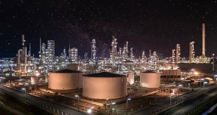 refinery_at_night