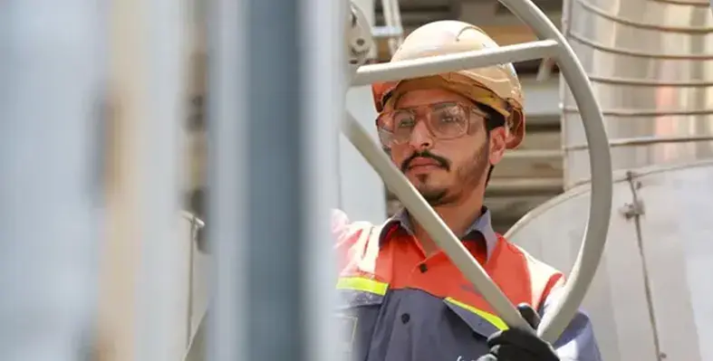 A_man_at_a_construction_site 