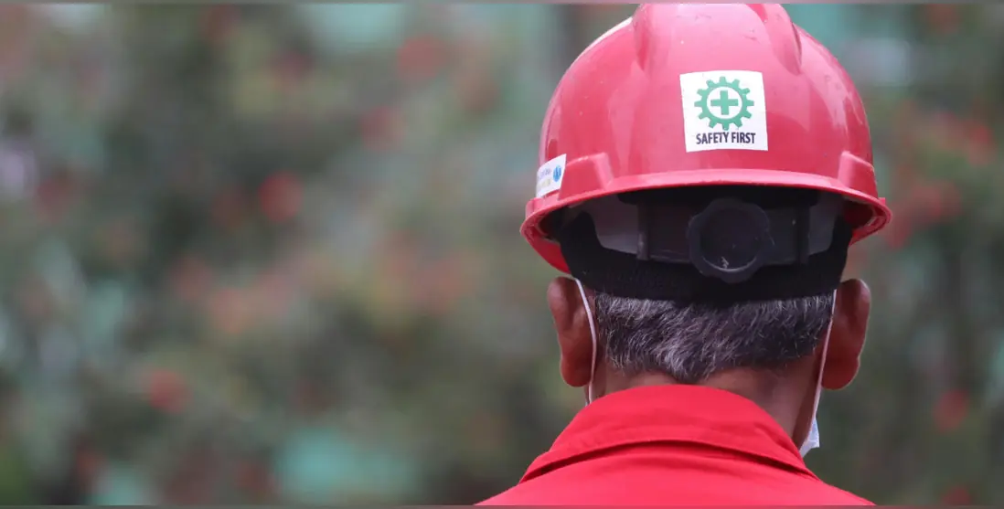 a_worker_wearing_a_hard_hat
