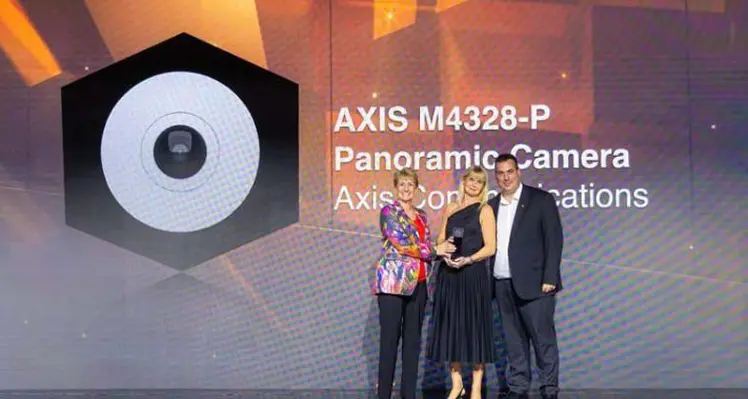 The AXIS Q1656-DLE combines video and radar functionality for reliable wide-area intrusion protection.